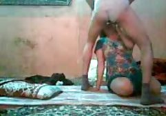 На природе парень спустил на живот подруге после частного секса