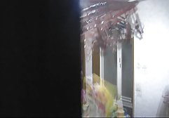 Новый парень своим членом ебет все дырки сладкой брюнеточки